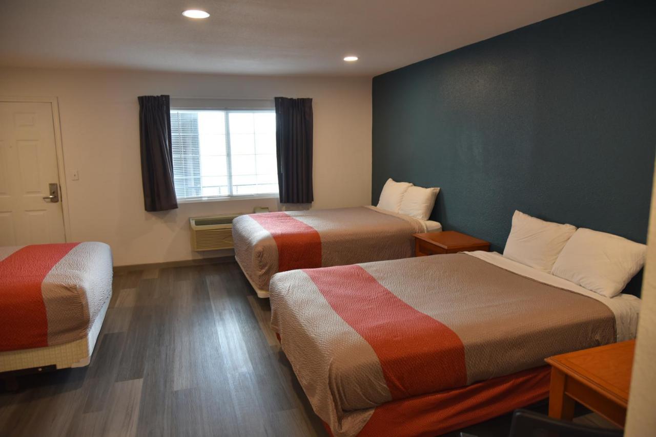 Town Place Studio Apartment Snyder Esterno foto