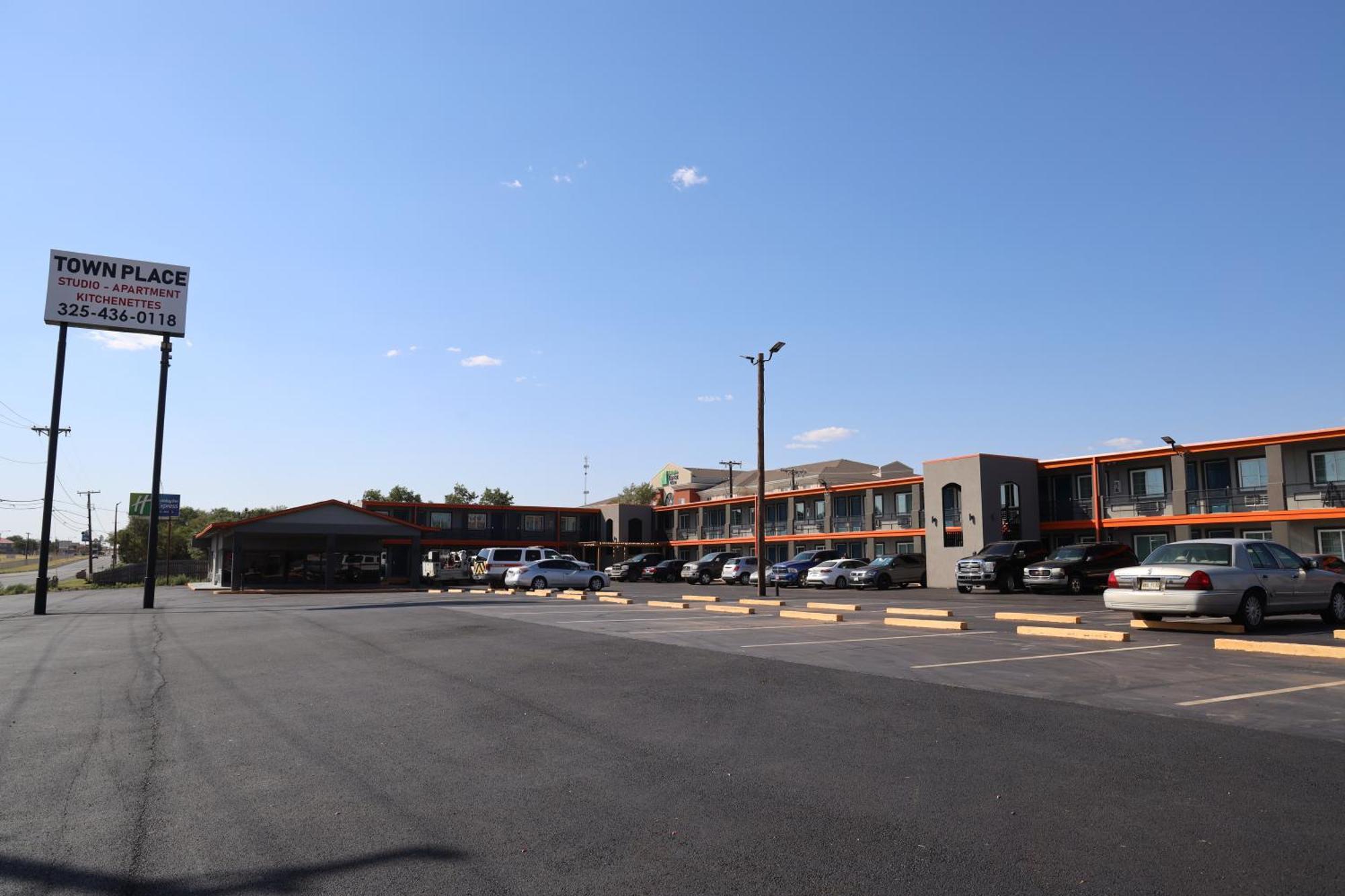 Town Place Studio Apartment Snyder Esterno foto