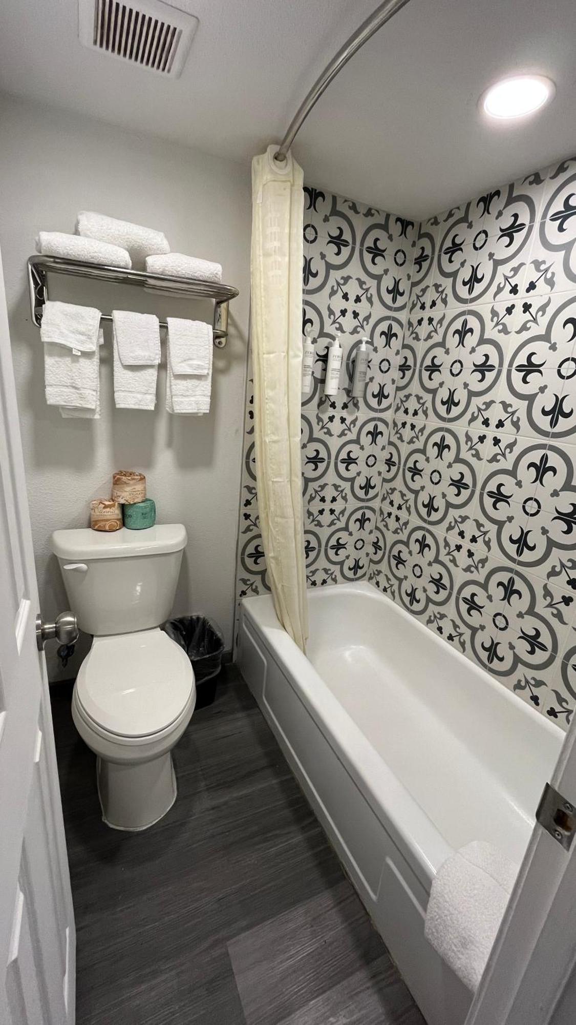 Town Place Studio Apartment Snyder Esterno foto